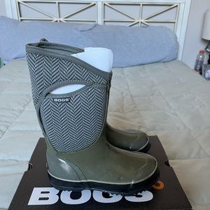 Bogs youth winter boots size 3